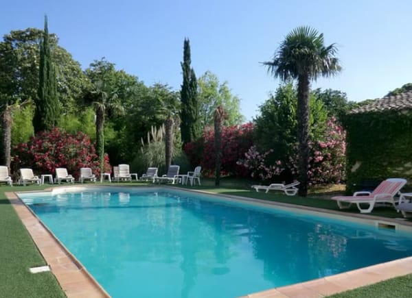 The Originals City, Hôtel du Parc, Hôtel 2*, Entraigues-sur-la-Sorgue, France